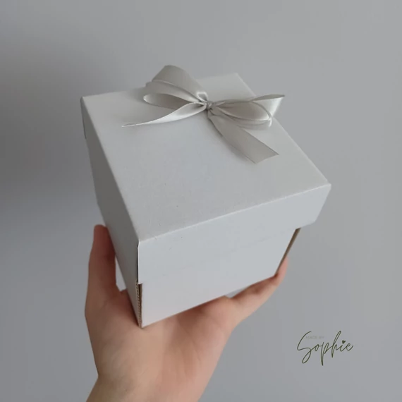 Díszcsomagolás 10x10x10 cm