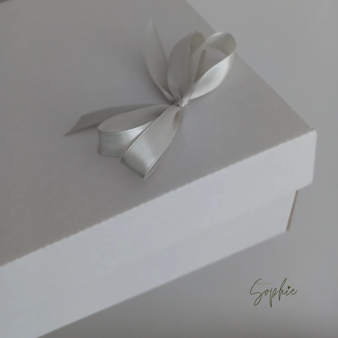 Díszcsomagolás 28x28x10 cm